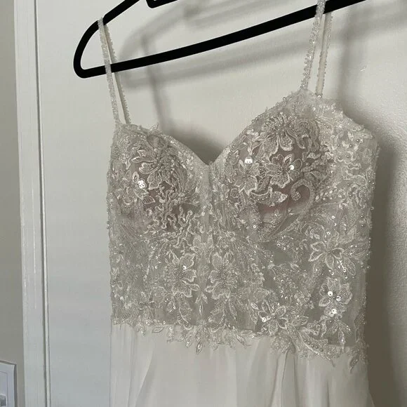 Enchanting by Mon Cheri Wedding Dress with Slit Size 6 A-line - Picture 4 of 10